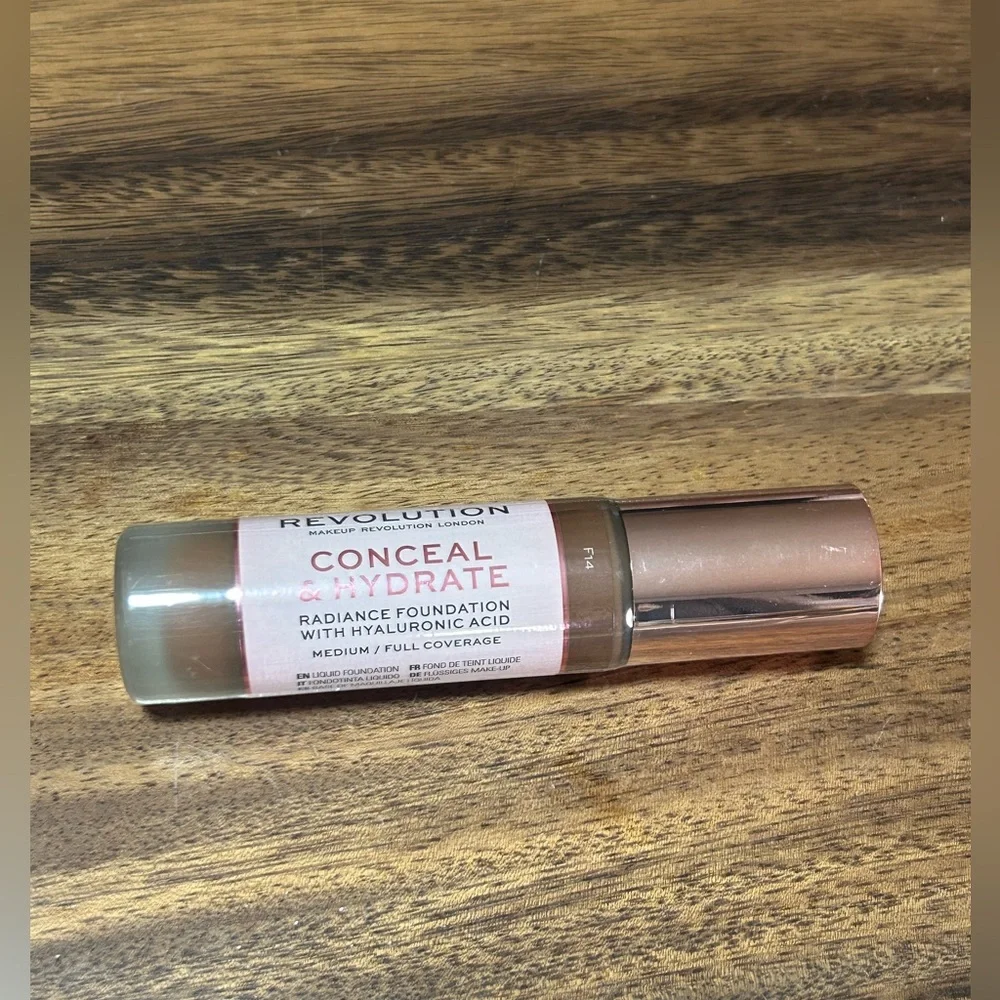 Revolution Conceal & Hydrate Foundation - F14